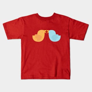 Birds in love Kids T-Shirt